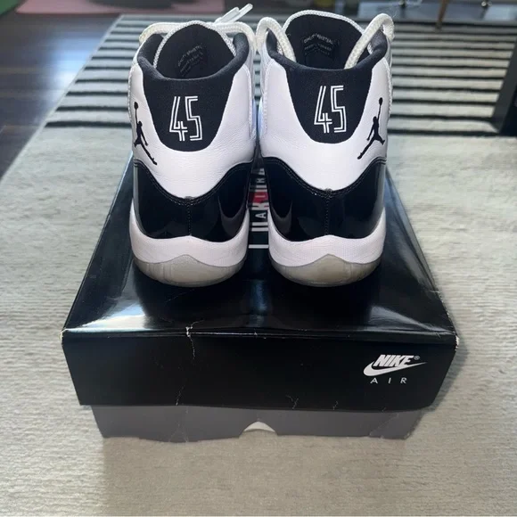 Air Jordan 11 in Concord colorway. Men’s size 8. Released in 2018 - Picture 3 of 9